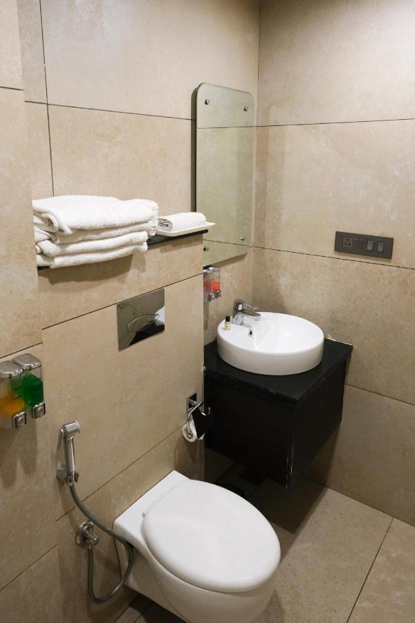 The Wallflower Hotel Kota  Extérieur photo